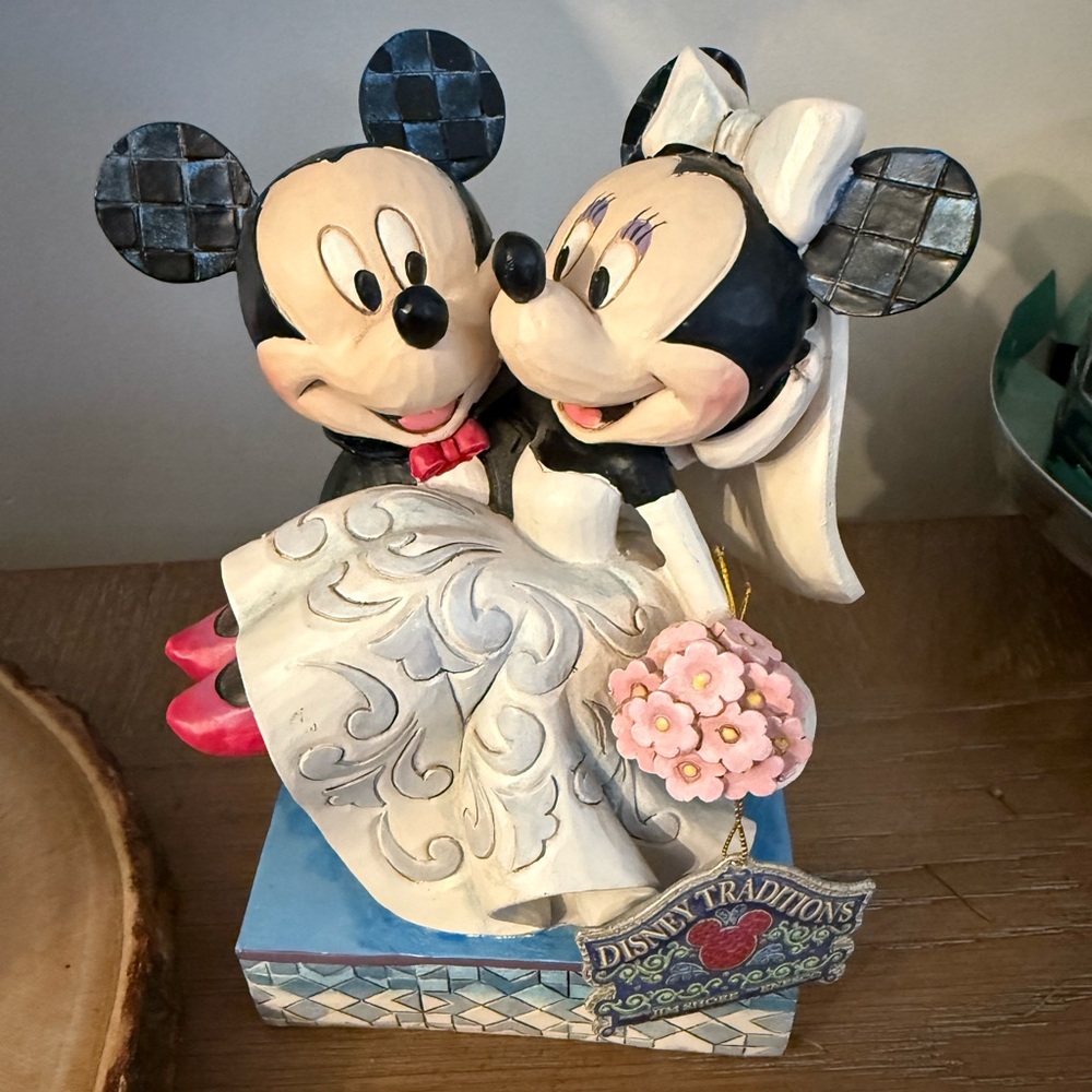 Disney Mickey and Minnie Romantic Cake Topper